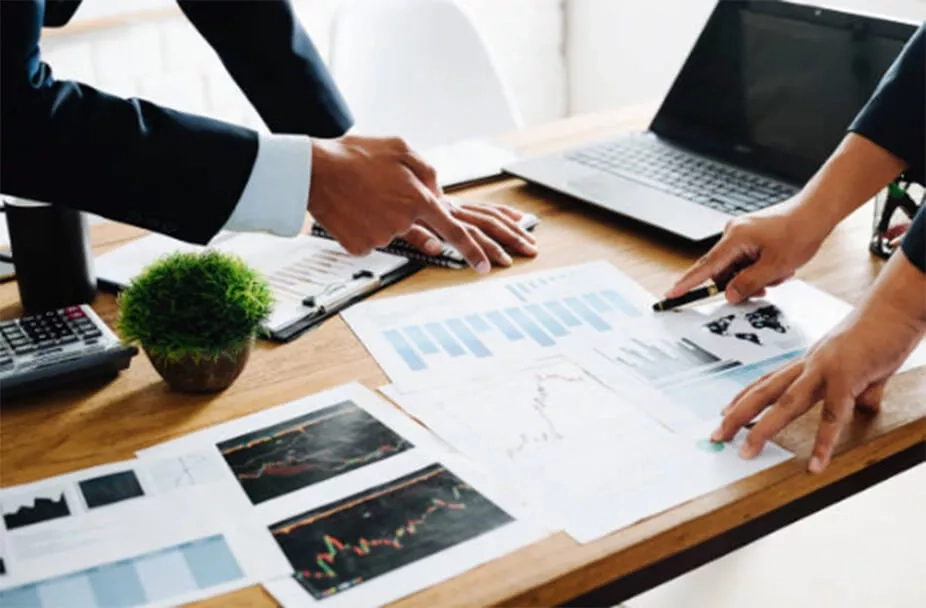 How Law & Government Regulations Impact the Significance of SEO in Digital Retail Growth